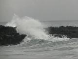 砂の浜海水浴場（の岩場の波頭）